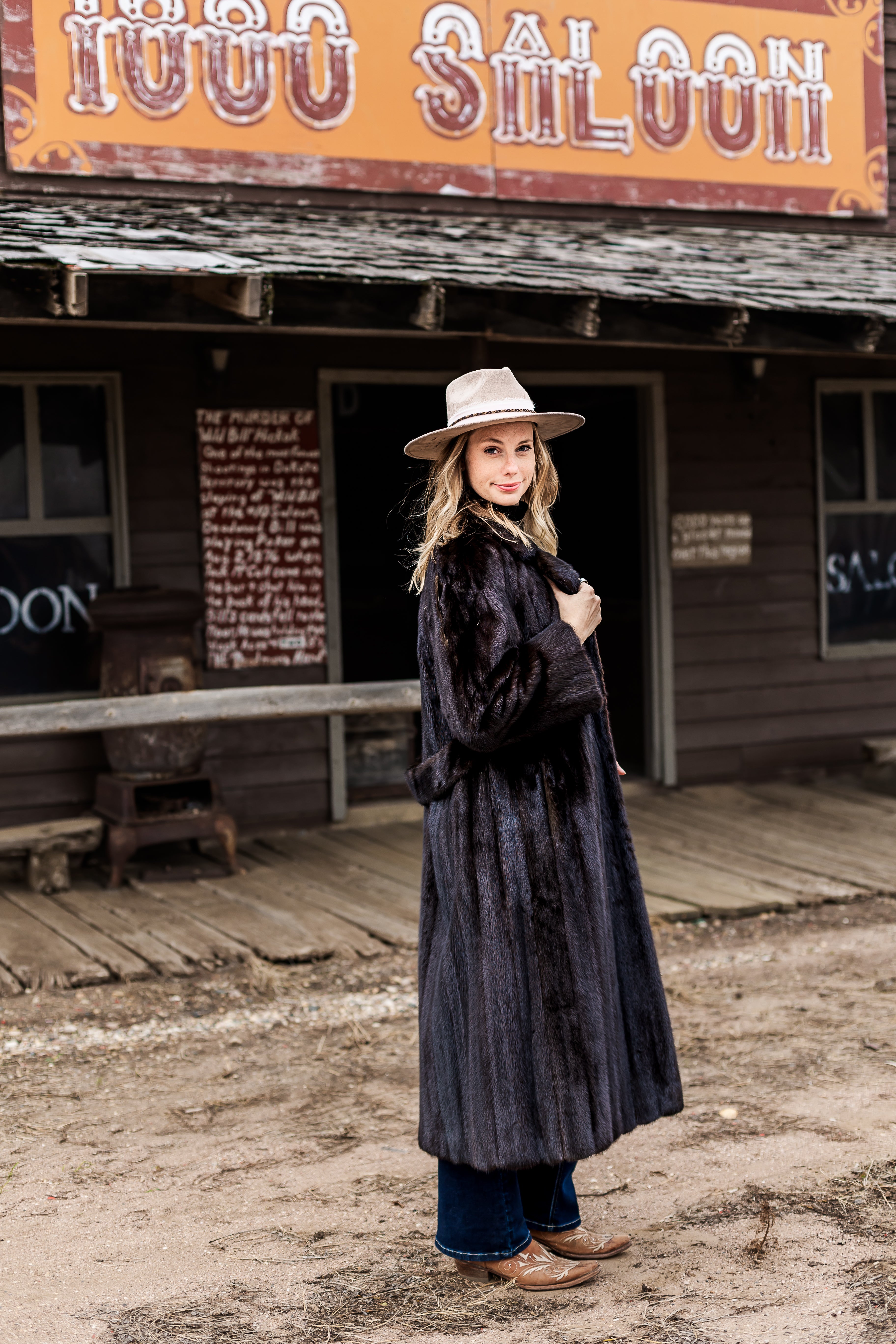 Sz M Genuine Full Length Blackglama Mink Coat – Dakota Darling