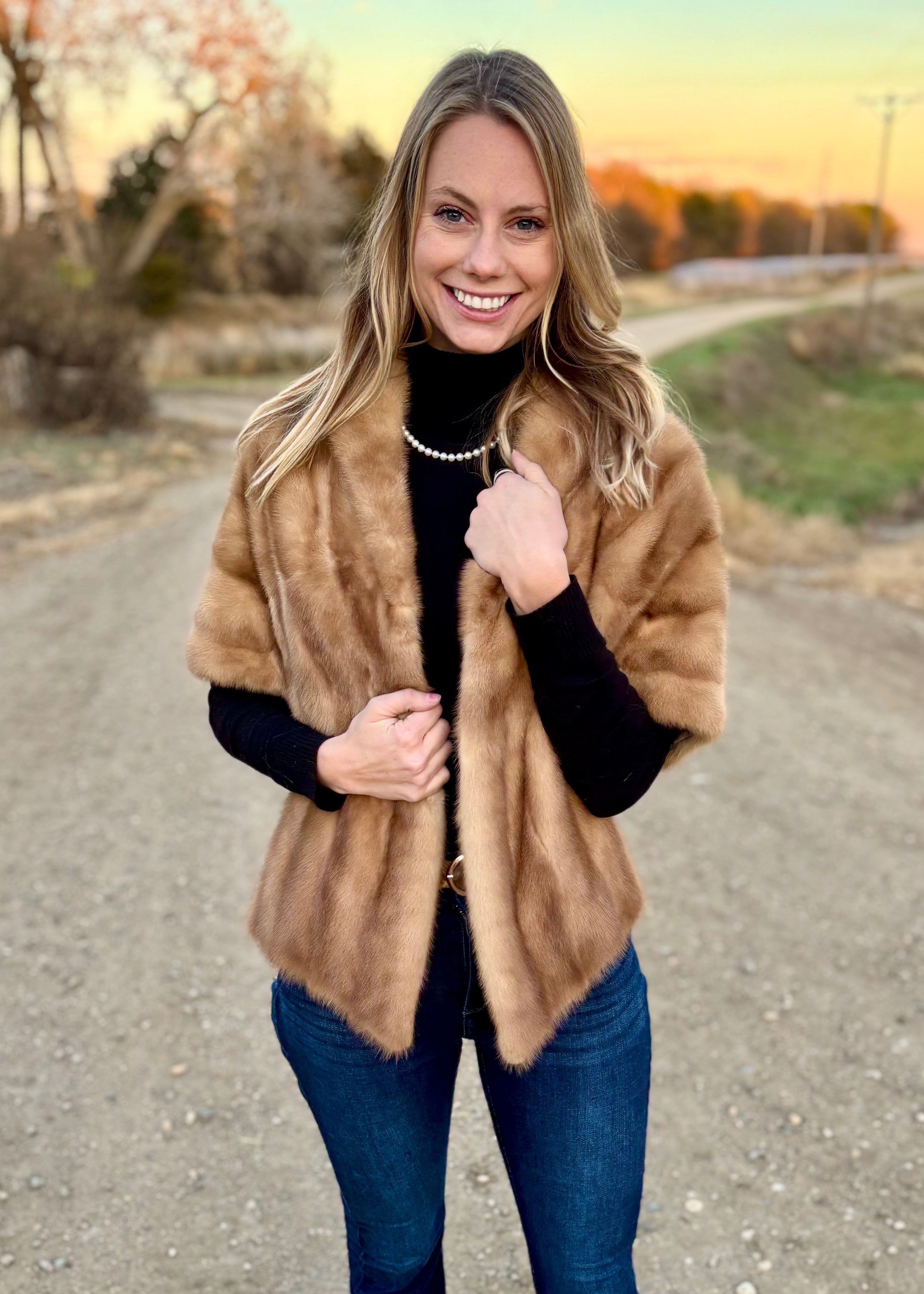 Genuine Palomino Mink Stole – Dakota Darling