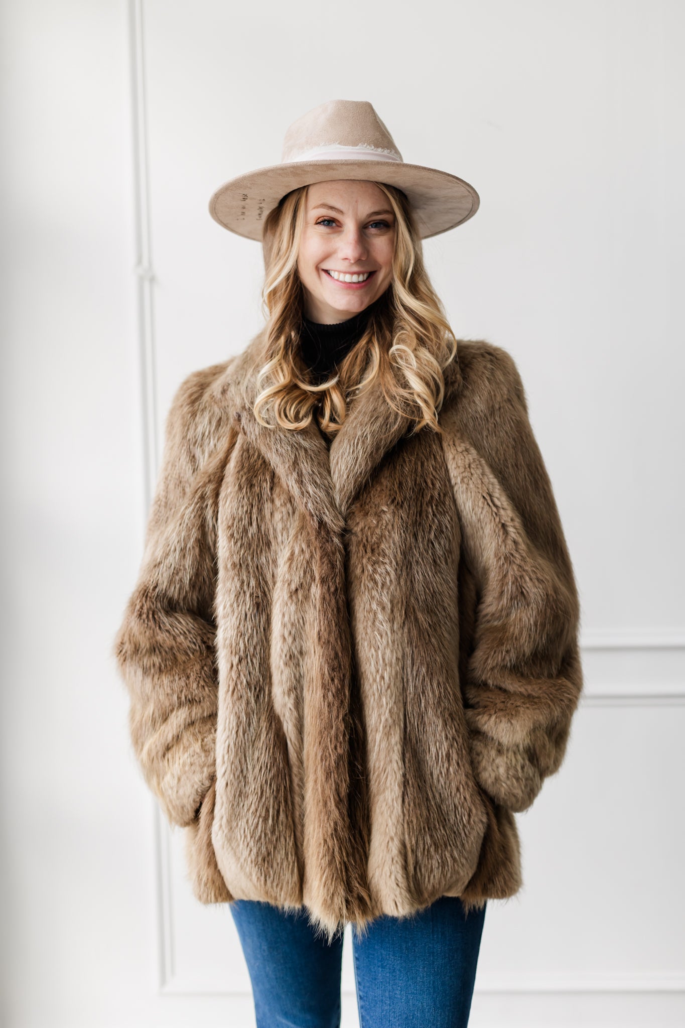 Sz L Genuine Beaver Jacket – Dakota Darling Furs