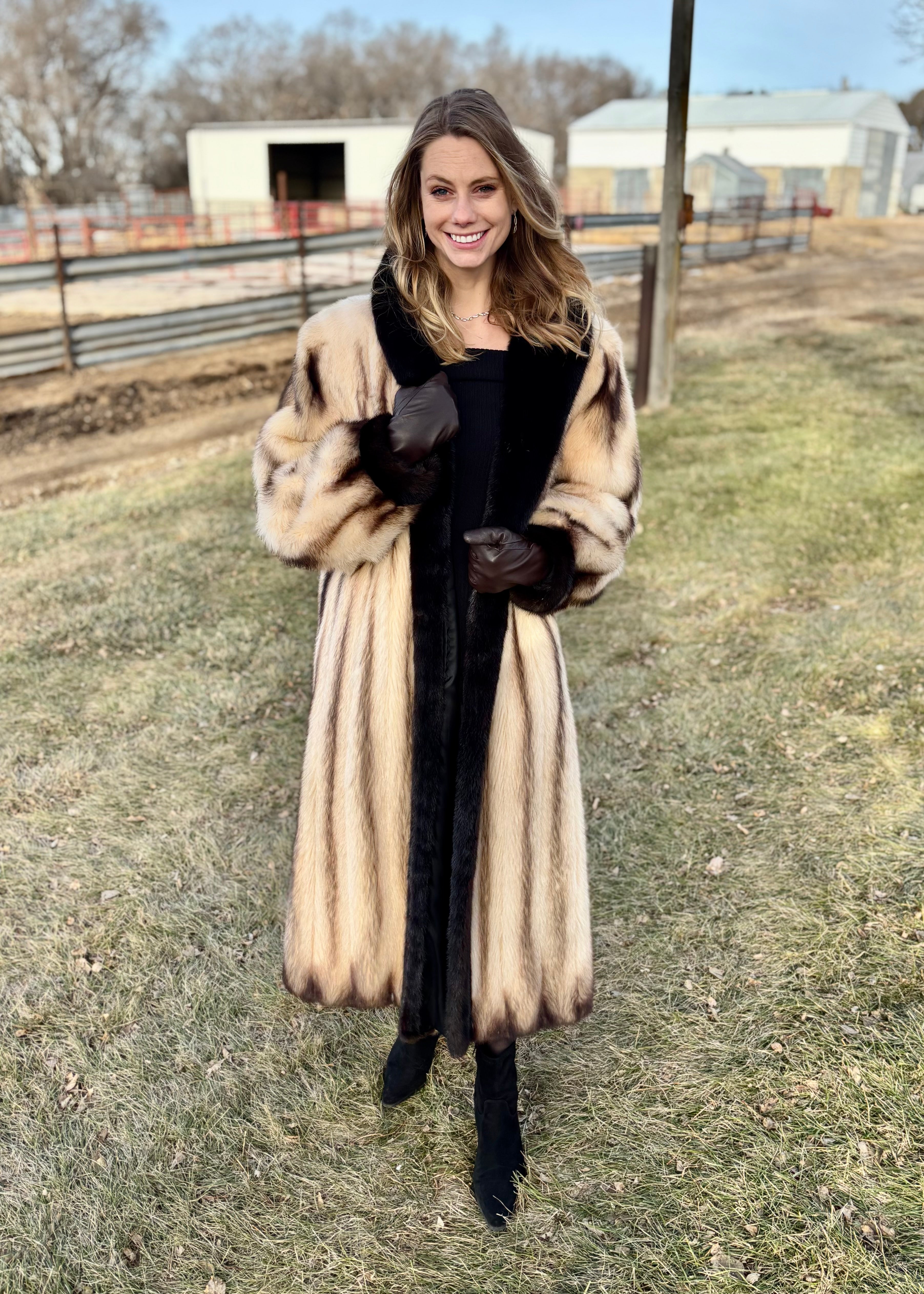 ケイタマルヤマ 豪華フォックスファースワンカシュクールカーディガンジャケット Sz S Genuine Arctic Marble Saga Fox Jacket – Dakota Darling