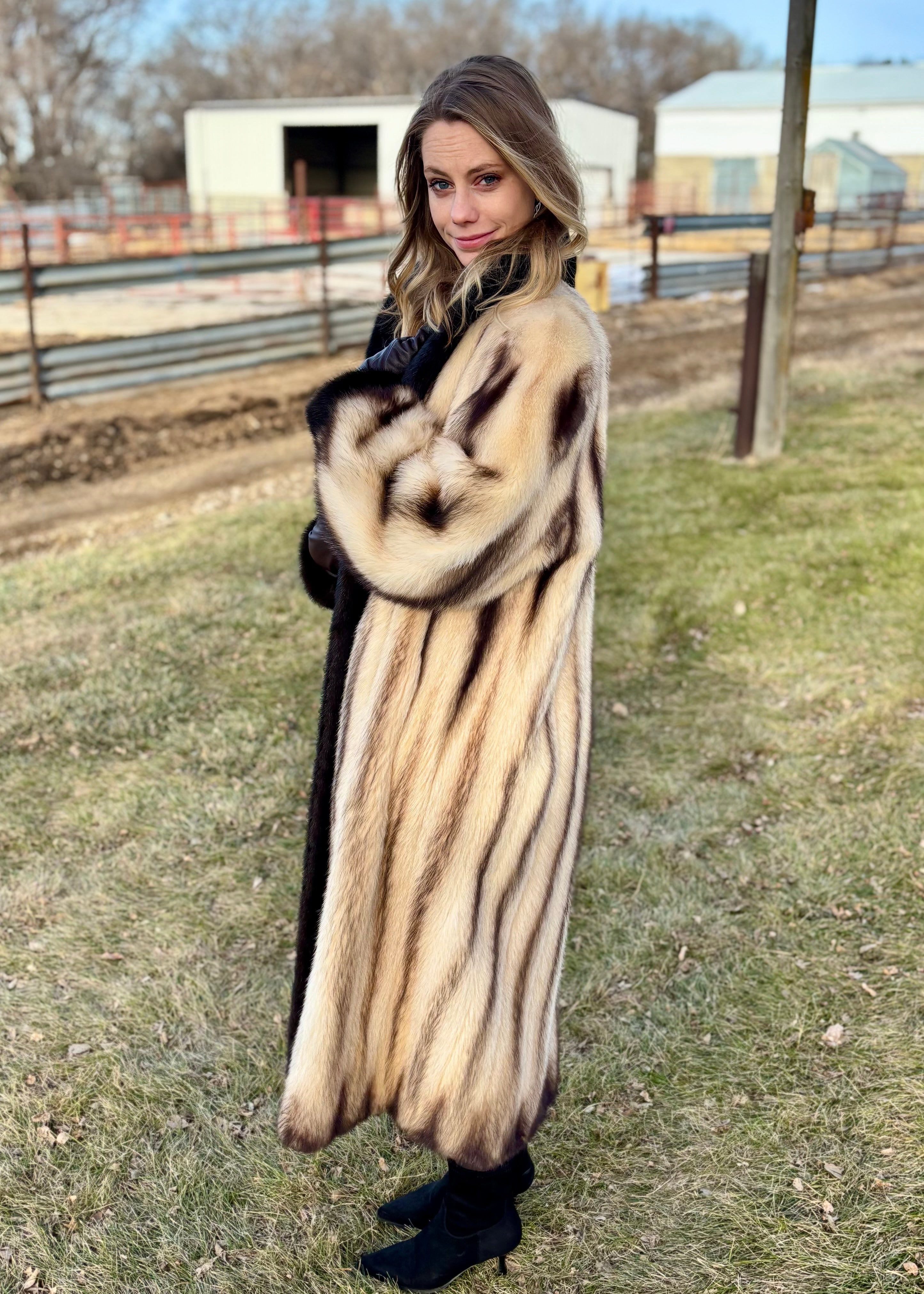 Eternallous SAGA FURS ラムレザーFOXファージャケット Eternallous SAGA FURS ラムレザーFOXファージャケット 楽天市場】SAGA