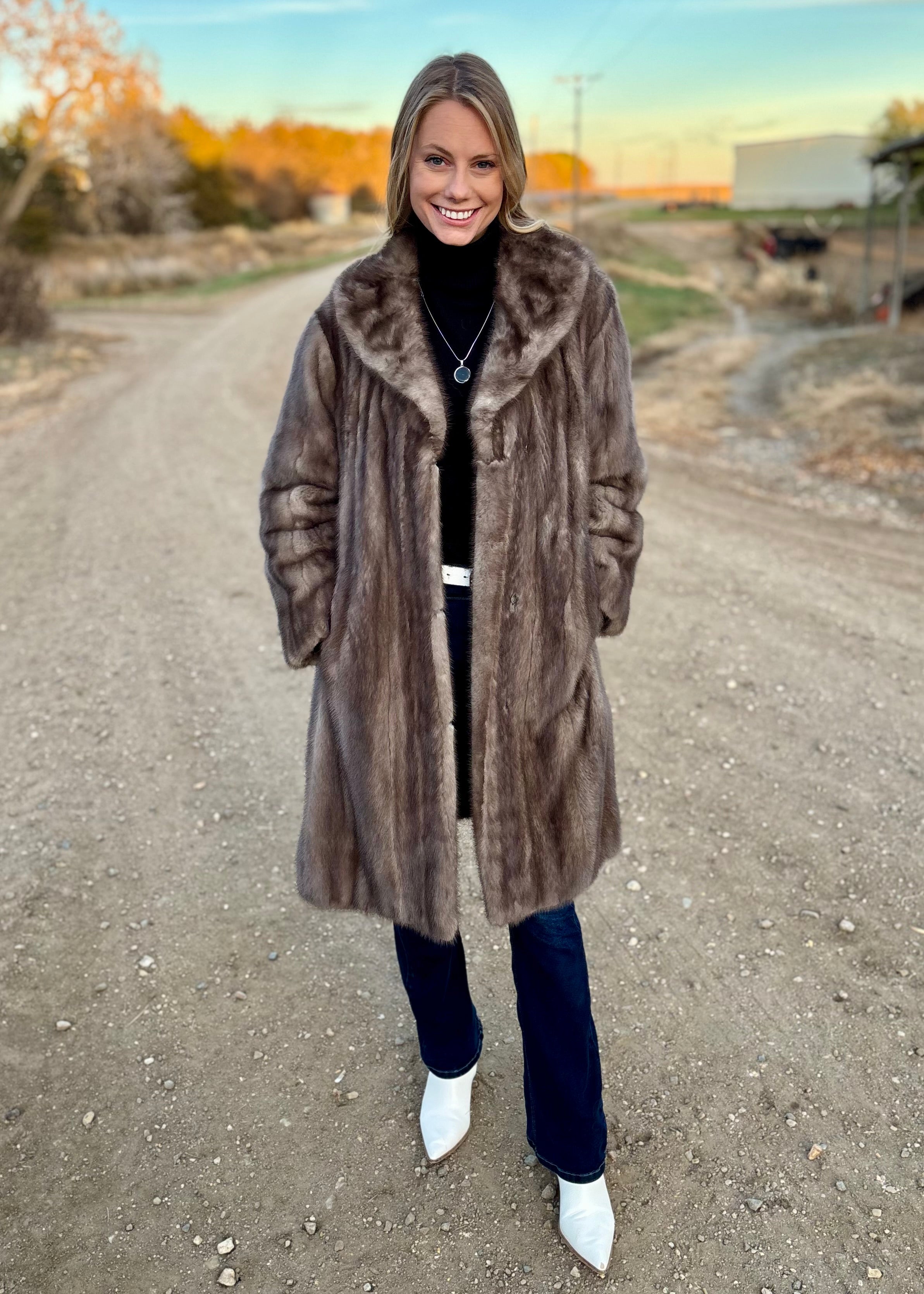 Sz XL Genuine Blue Iris Mink Coat – Dakota Darling