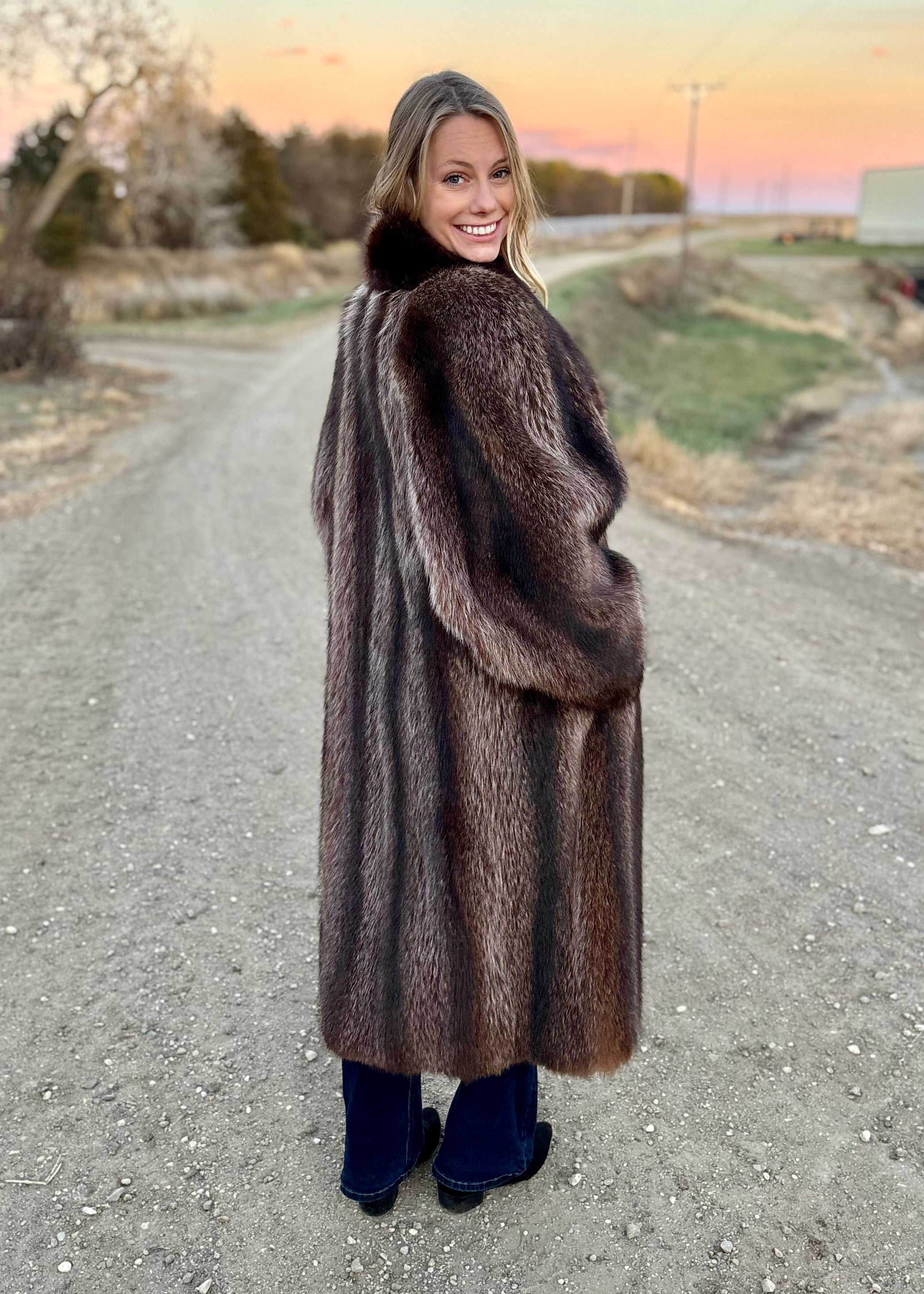 Sz XL Genuine Raccoon Coat – Dakota Darling
