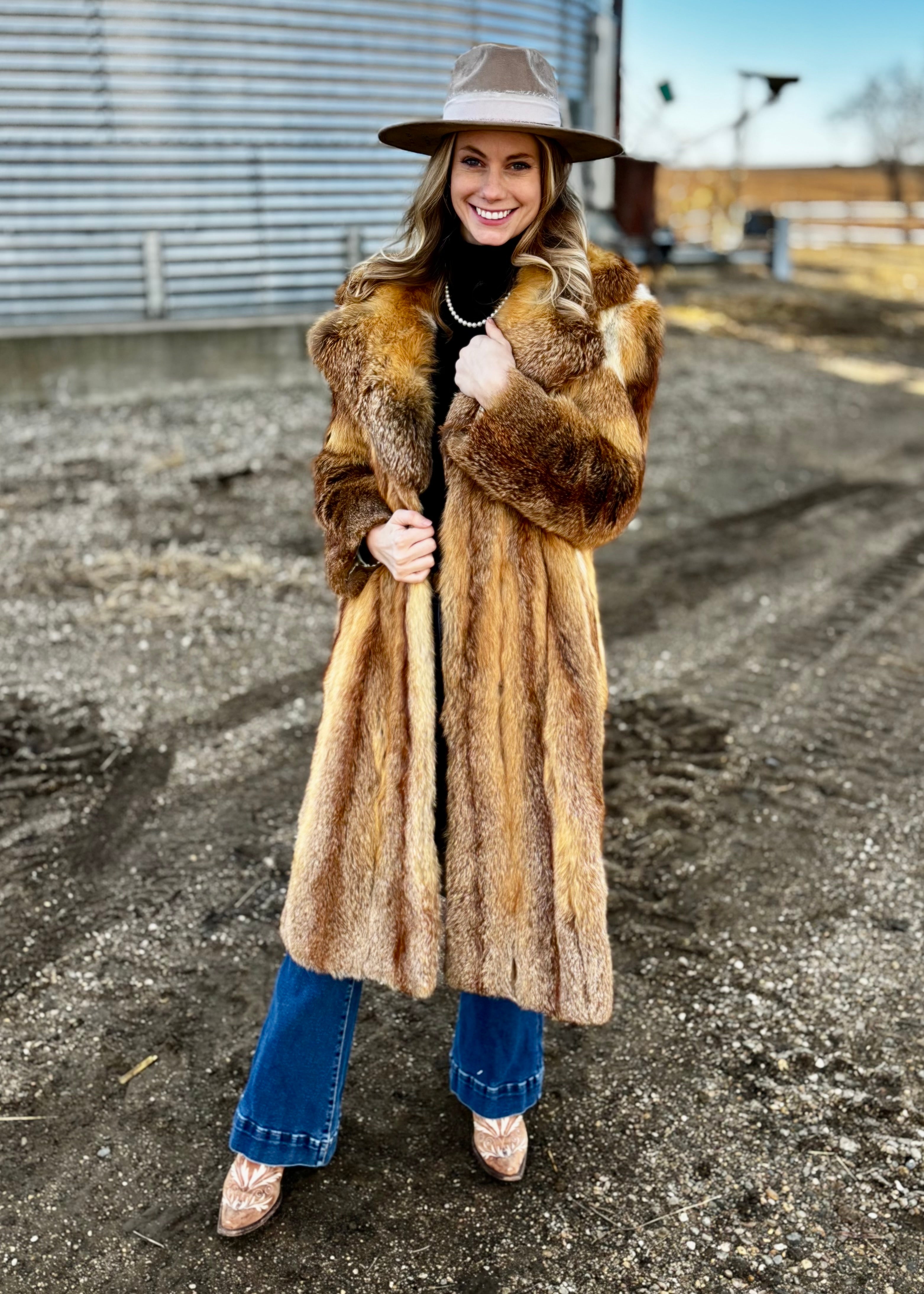 Sz M Genuine Golden Fox Coat – Dakota Darling Furs