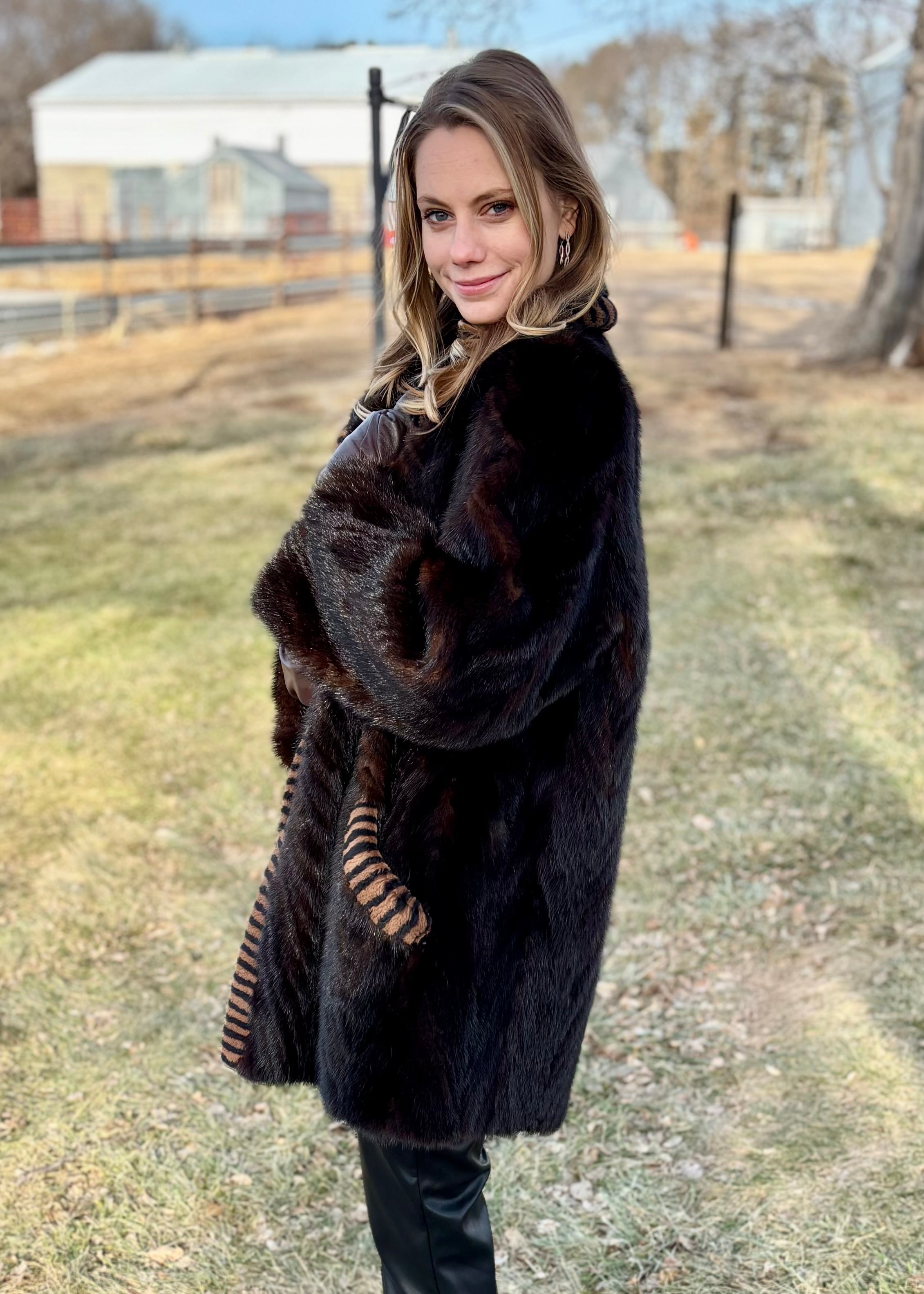 Sz XL Genuine Mink/Beaver Coat – Dakota Darling